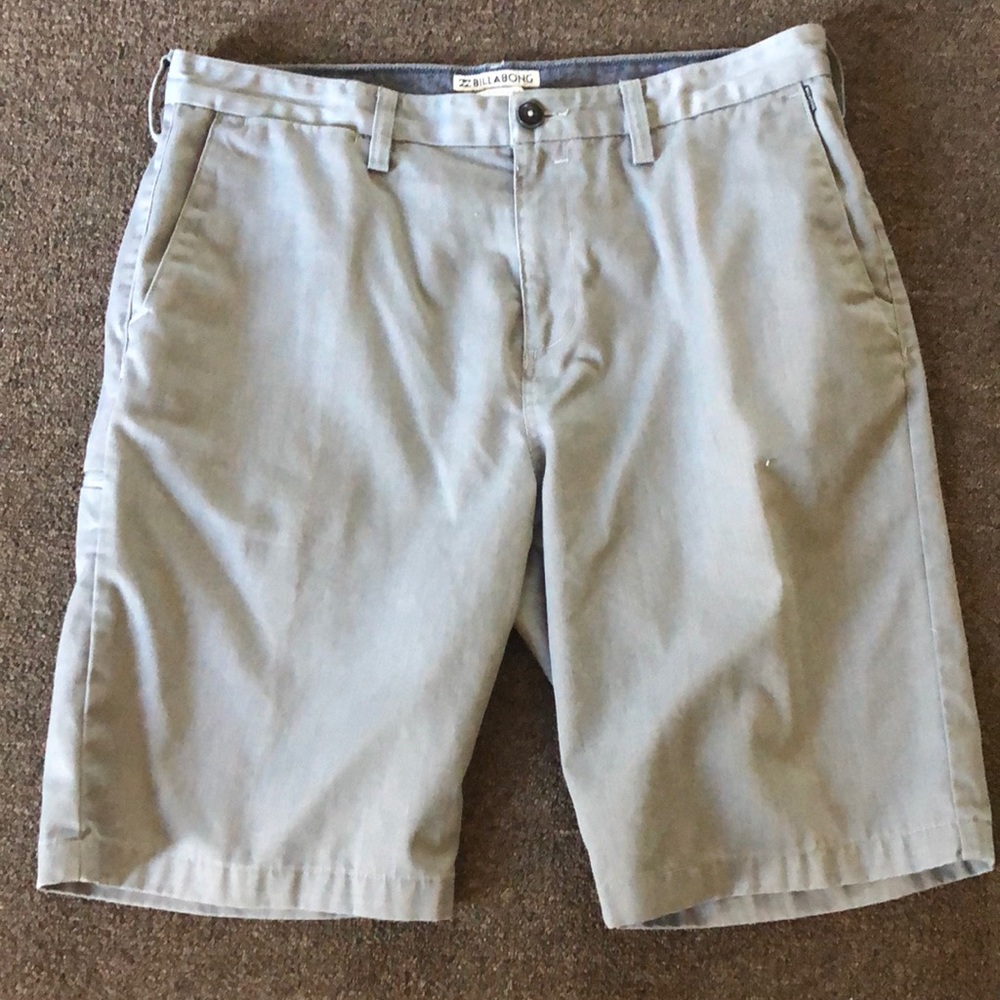 Billabong Carter Shorts. New. 34